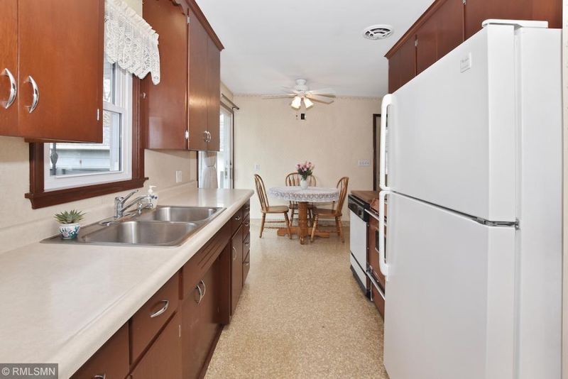 3821 Dennis Ln, White Bear Lake, MN 55110