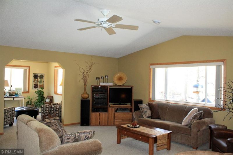 14724 Springwood Dr, Baxter, MN 56425
