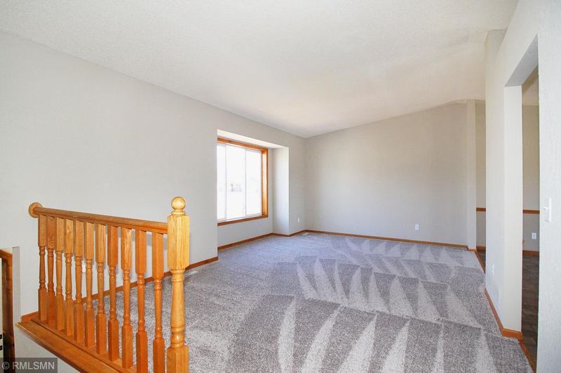 2840 Oak Ridge Dr, Monticello, MN 55362