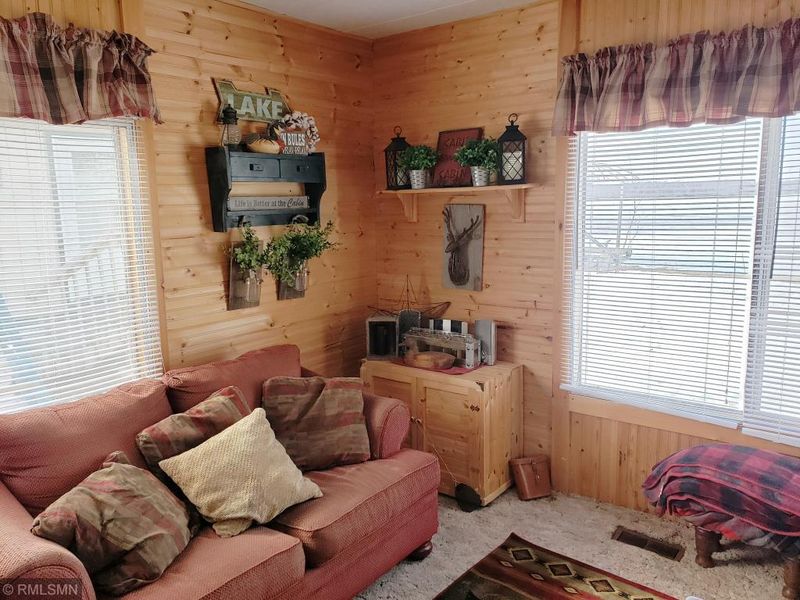 2082 Point Trl, Mora, MN 55051