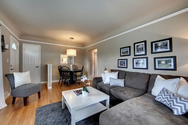 5809 York Ave S, Edina, MN 55410