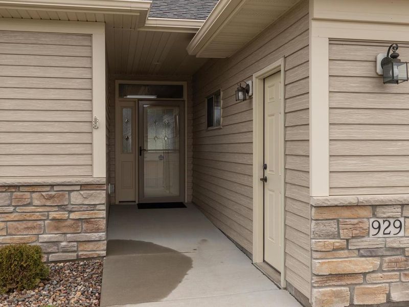 929 Southern Pine Ln SW, Rochester, MN 55902