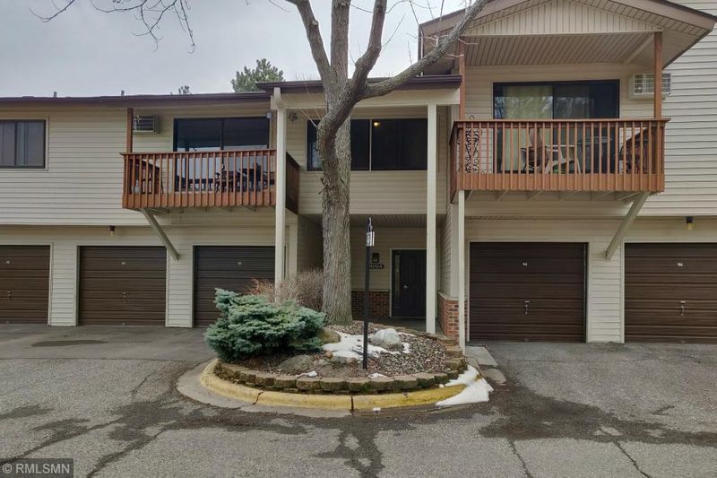 4004 Foss Rd #102, Saint Anthony, MN 55421