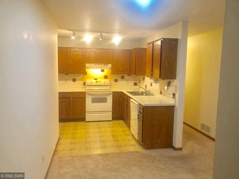 2240 Pinehurst Ln, Stillwater, MN 55082