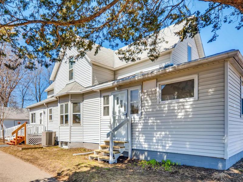 613 Bay St, Saint Paul, MN 55102