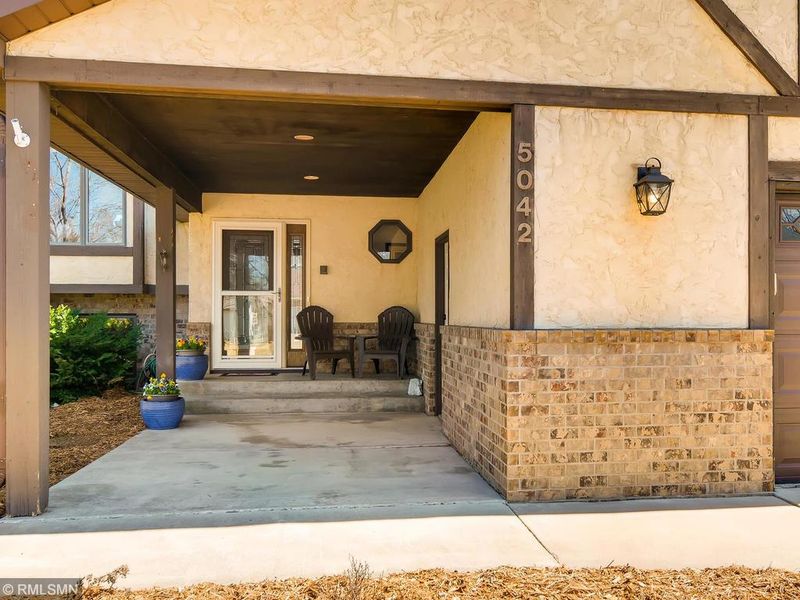 5042 Lemire Ln, White Bear Lake, MN 55110