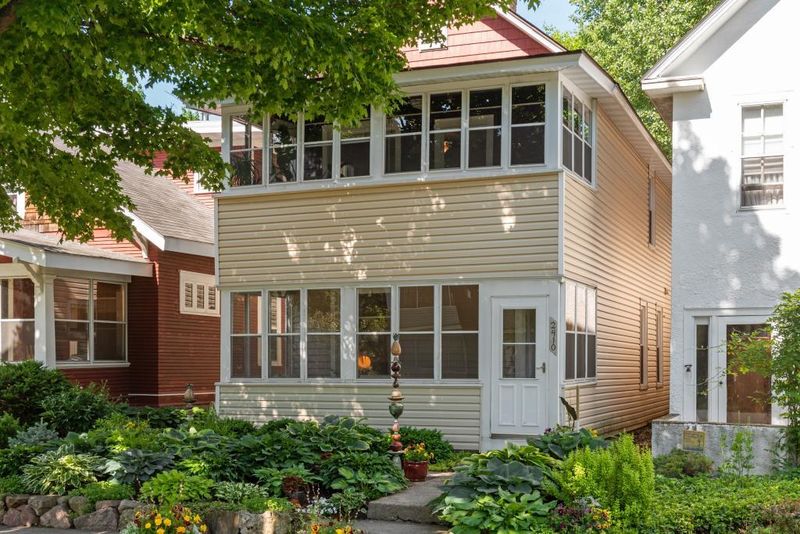 2410 30th Ave S, Minneapolis, MN 55406