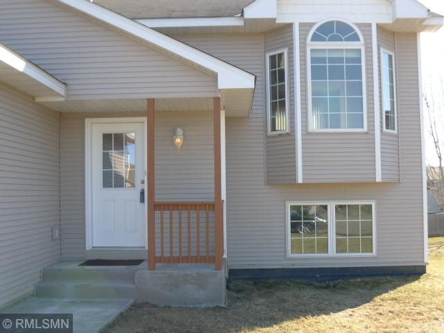 1107 Pond View Dr, Braham, MN 55006