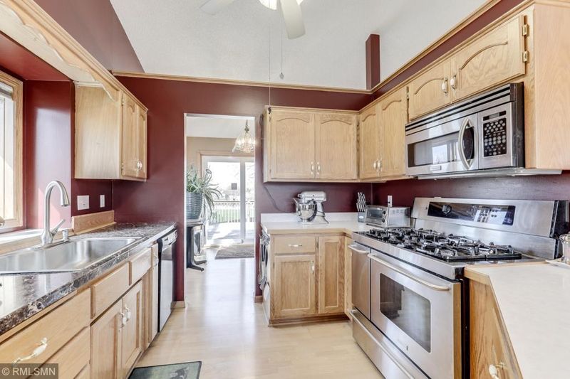 29850 Neal Ave, Lindstrom, MN 55045