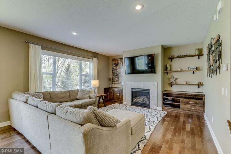 977 104th Ln NE, Blaine, MN 55434