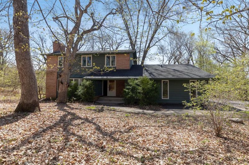 5 Sandpiper Ln, North Oaks, MN 55127
