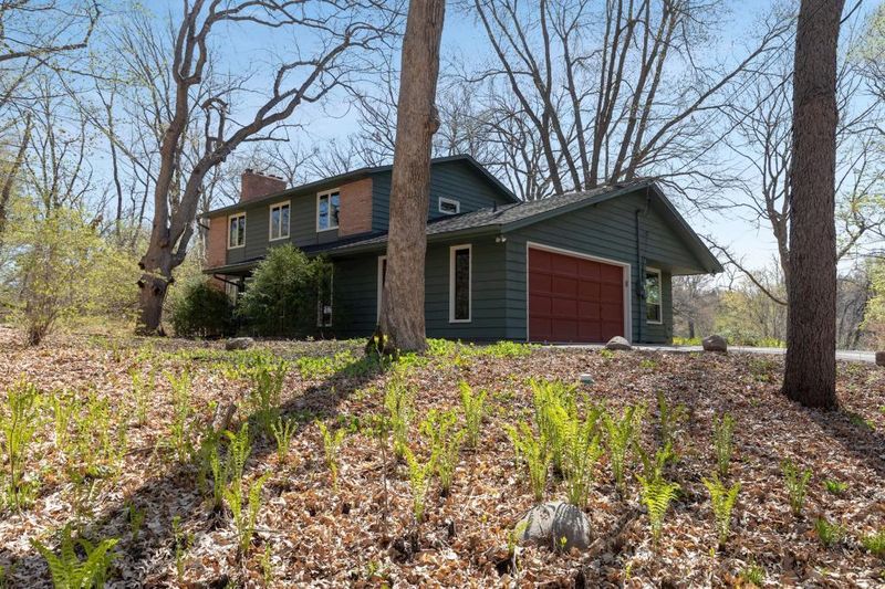 5 Sandpiper Ln, North Oaks, MN 55127