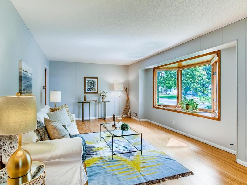 6712 Sheridan Ave S, Richfield, MN 55423