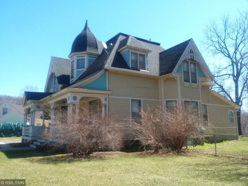 W6305 E Main St, Bay City, WI 54723