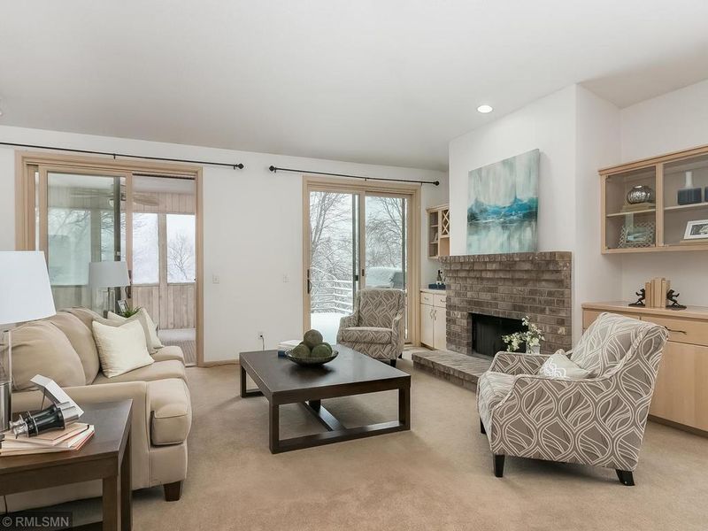 8975 Garland Ct, Eden Prairie, MN 55347