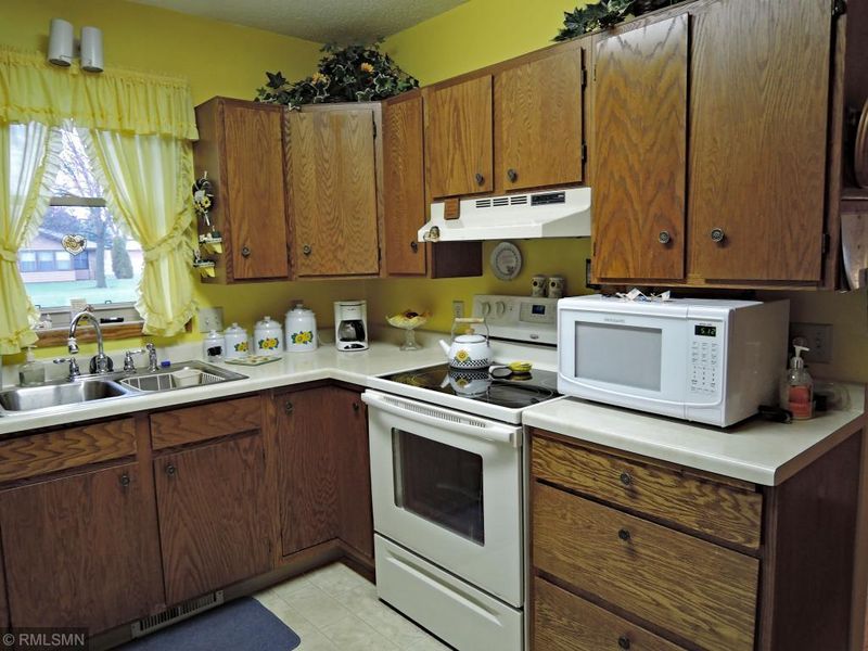 350 22nd St SE #306, Owatonna, MN 55060