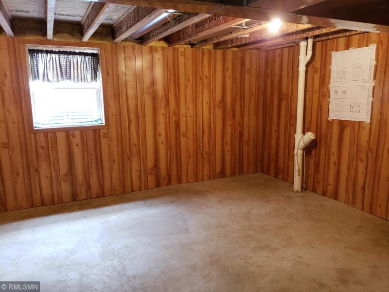 N7614 690th St, Beldenville, WI 54003