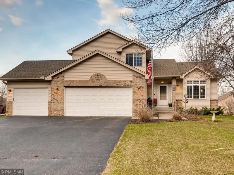 13775 Holly St NW, Andover, MN 55304