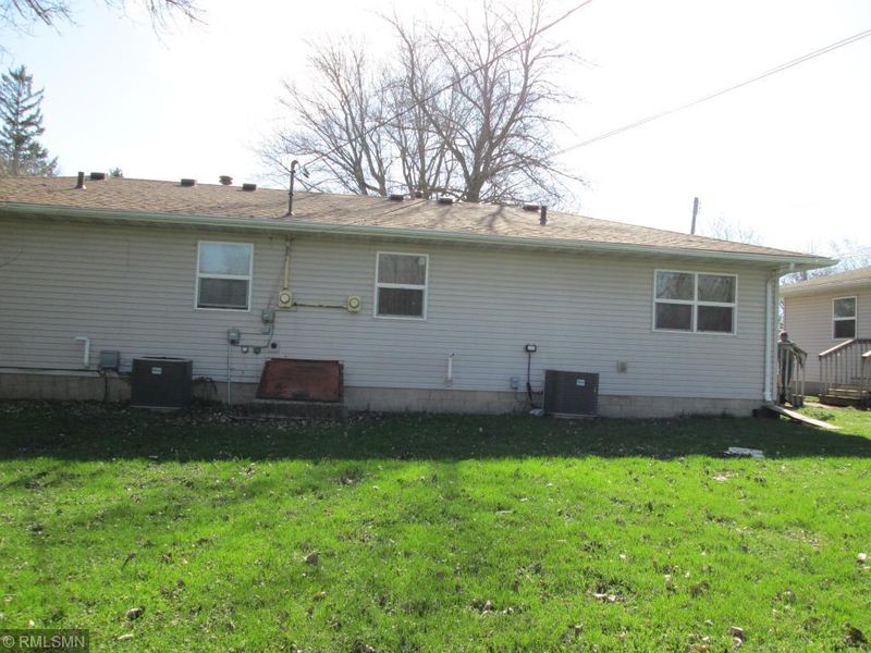 405 4th Ave NW, Dodge Center, MN 55927