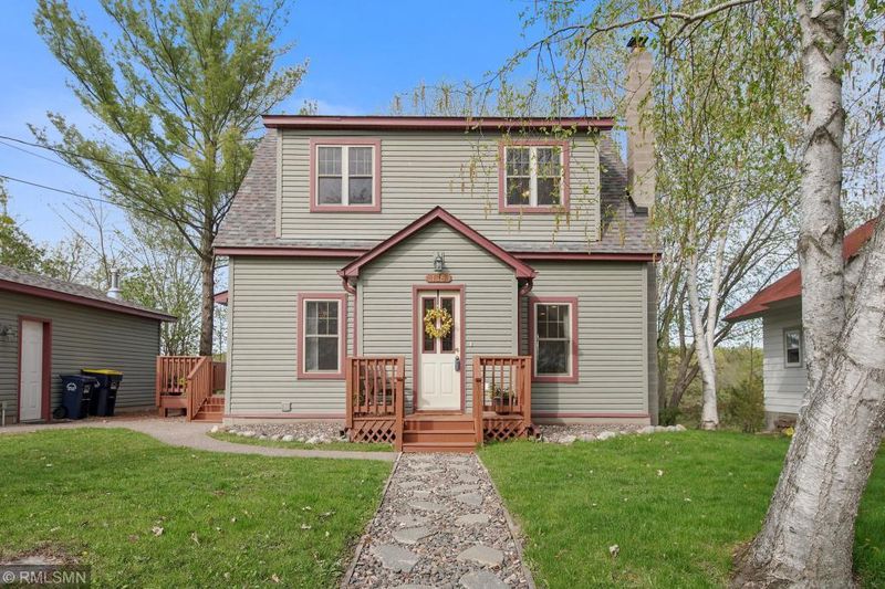 136 N Main St, Center City, MN 55012