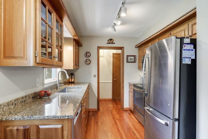 3540 Elmo Rd, Minnetonka, MN 55305