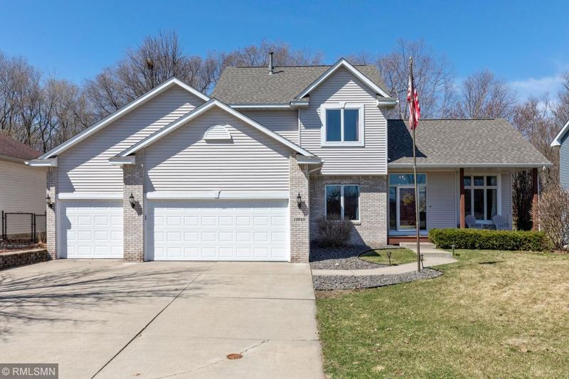 10949 Timberline Dr N, Champlin, MN 55316