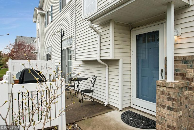 3183 Juniper Ln #D, Woodbury, MN 55125