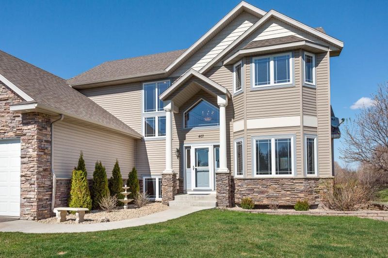 407 Fairhaven Dr, Shakopee, MN 55379