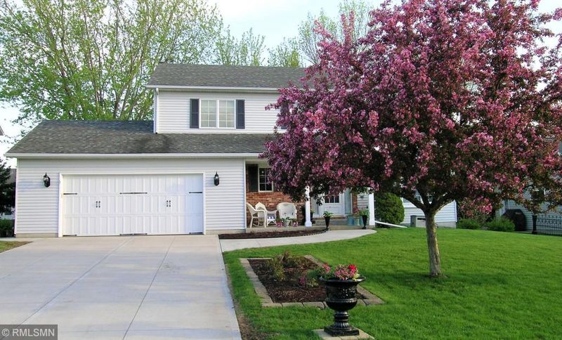 245 4th Ave SE, Plainview, MN 55964