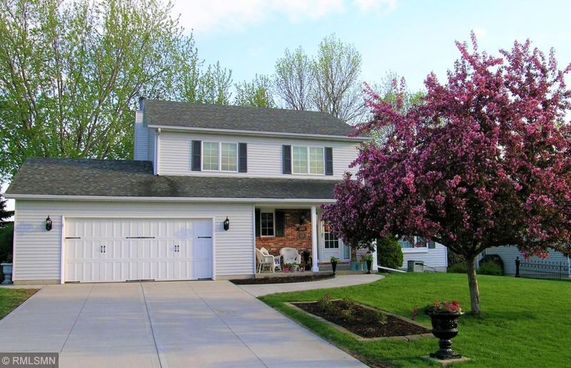 245 4th Ave SE, Plainview, MN 55964