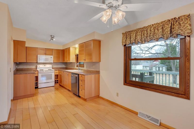 1727 Oregon Trl, Saint Cloud, MN 56301