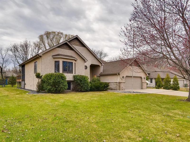 862 Westwind Dr, Little Canada, MN 55109