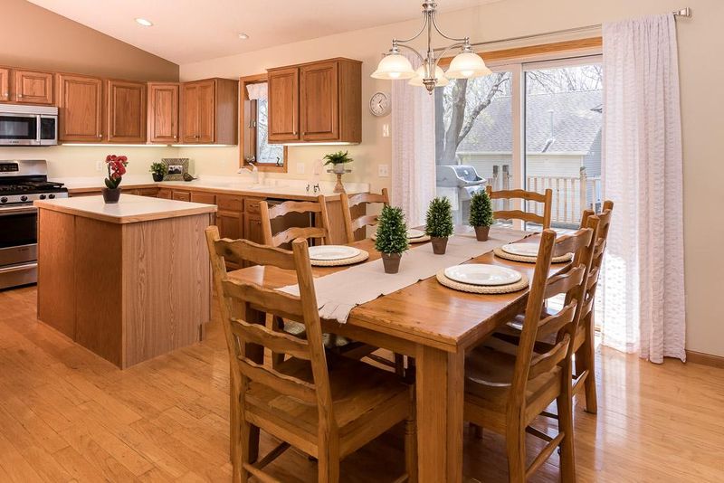 6285 W 144th St, Savage, MN 55378