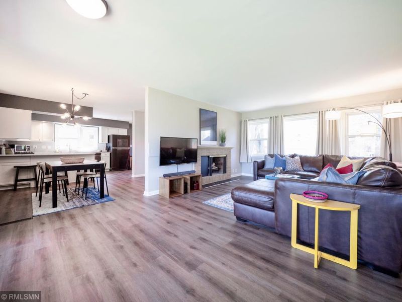4537 Abbott Ave N, Robbinsdale, MN 55422