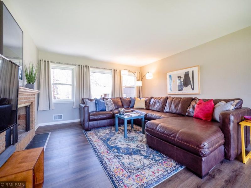 4537 Abbott Ave N, Robbinsdale, MN 55422