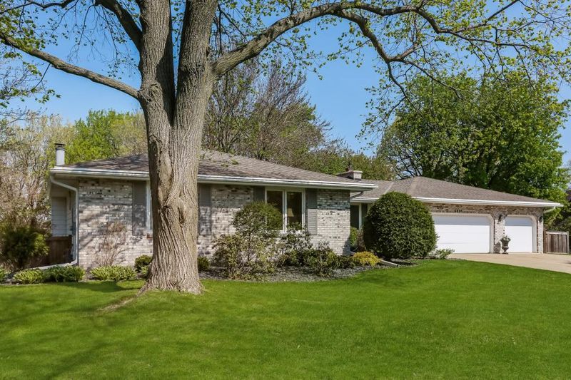 4836 W 96th Street Cir, Bloomington, MN 55437