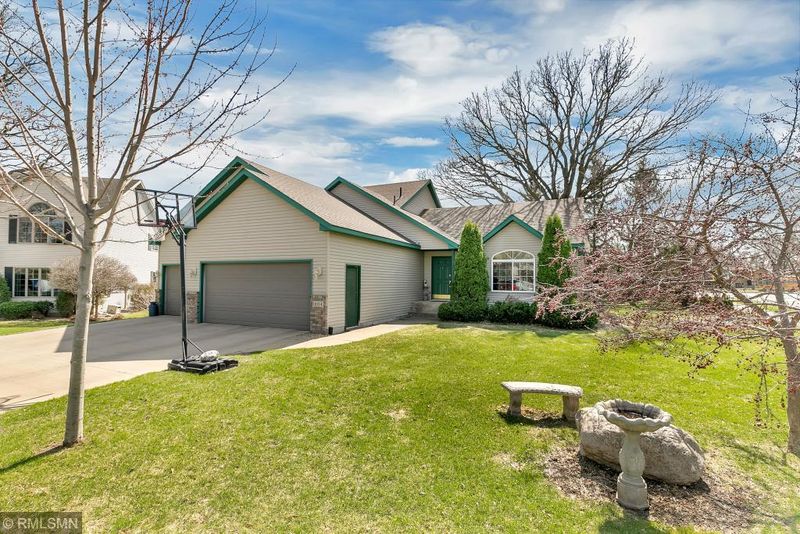 1004 Somerset Blvd, Saint Cloud, MN 56303