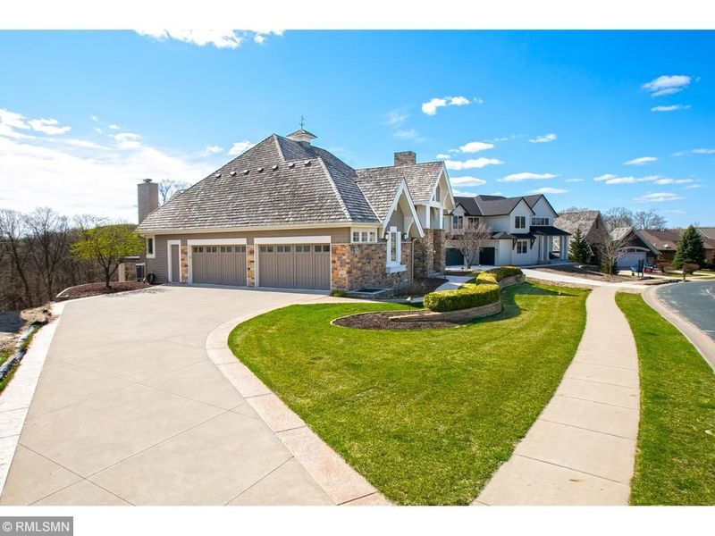 9790 Sky Ln, Eden Prairie, MN 55347