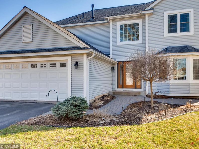 8480 Bryce Ct, Inver Grove Heights, MN 55076