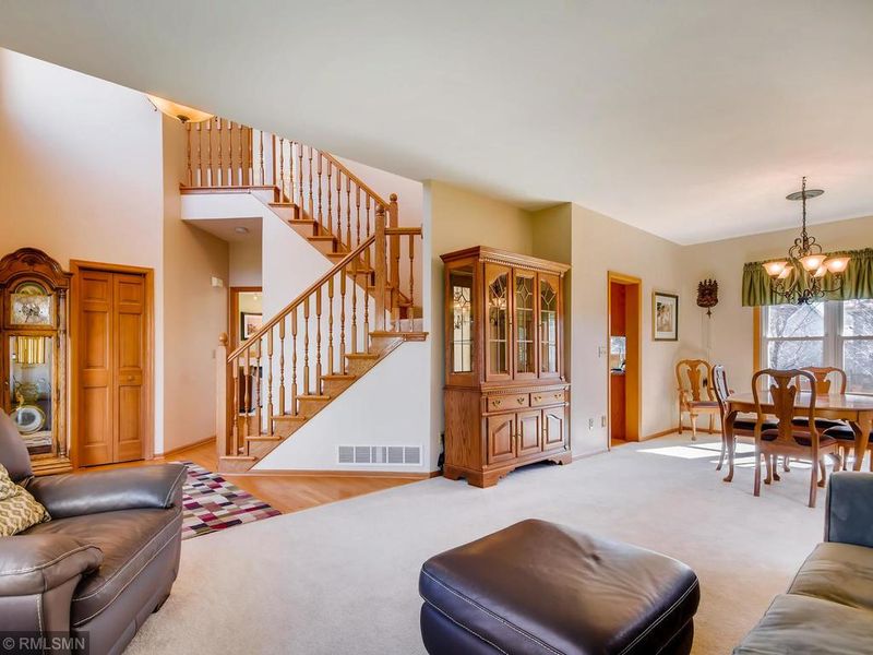 8480 Bryce Ct, Inver Grove Heights, MN 55076