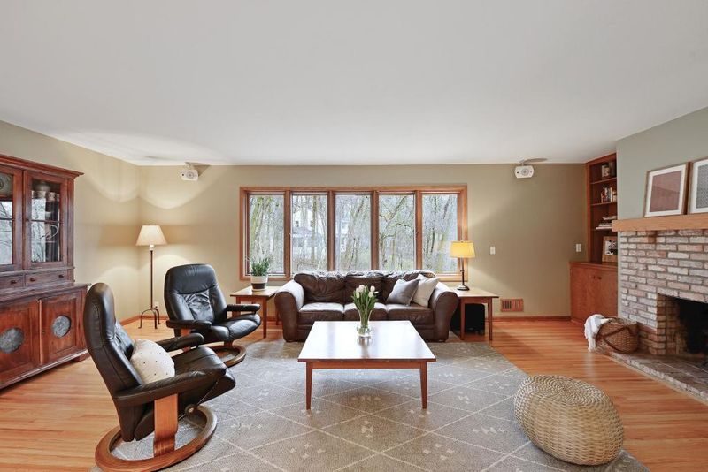 3619 Croftview Ter, Minnetonka, MN 55345