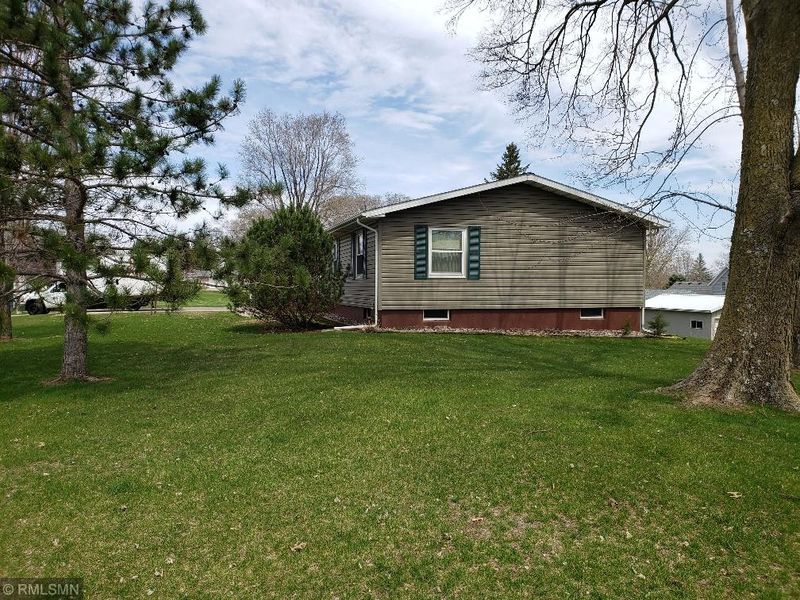 305 N Holland St, Kellogg, MN 55945