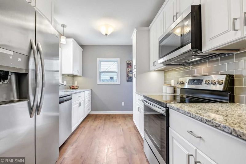 209 Pillsbury Ln, Richfield, MN 55423