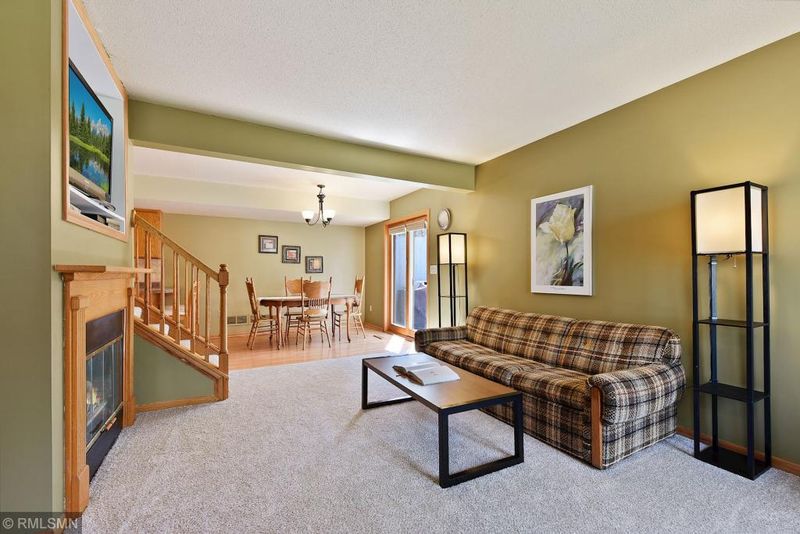 1583 Millpond Ct, Chaska, MN 55318