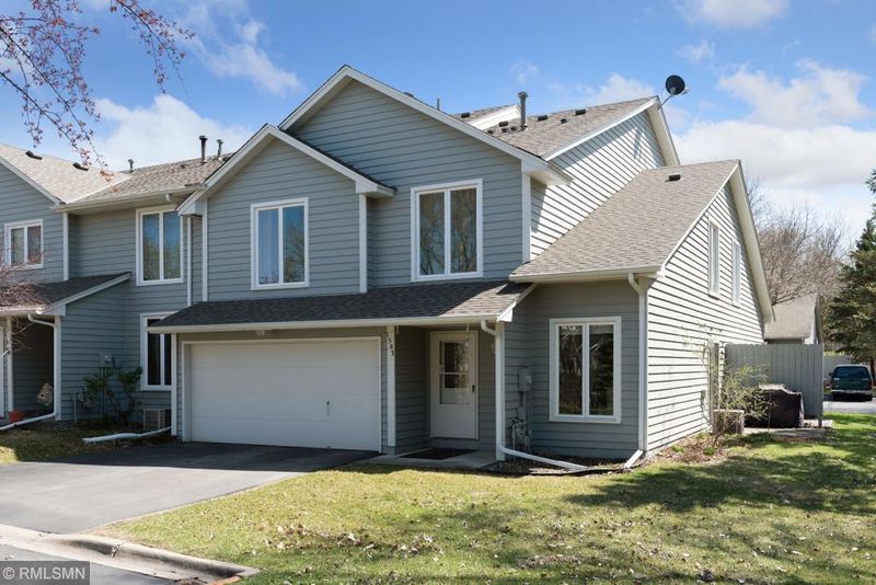 1583 Millpond Ct, Chaska, MN 55318