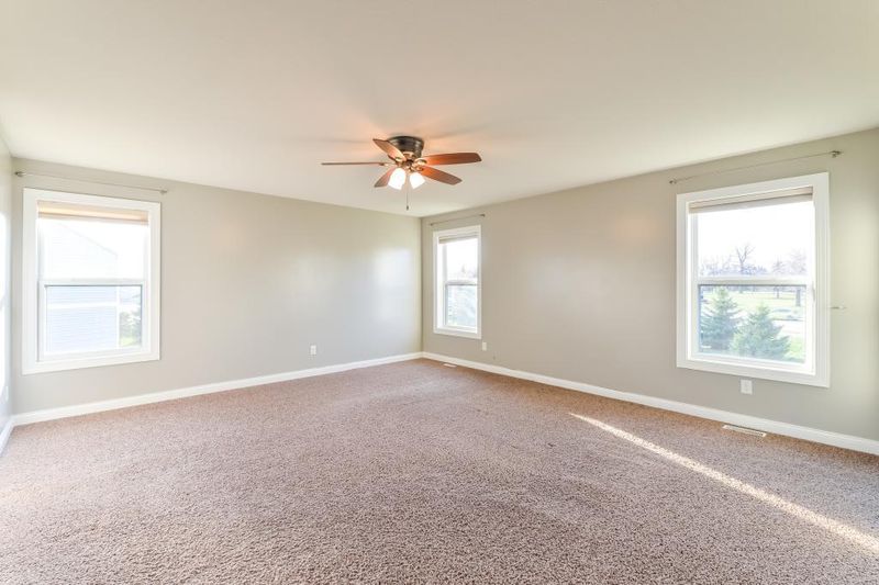 15 124th Ave NE, Blaine, MN 55434