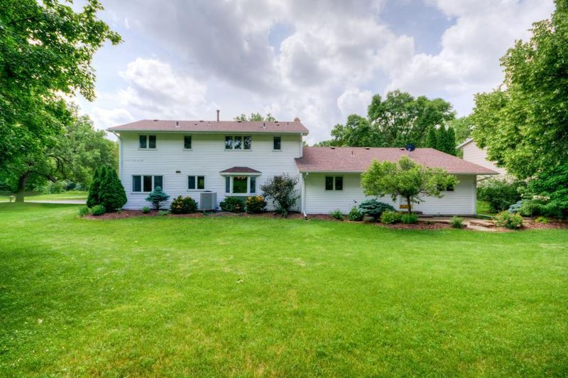 5604 Valley Ln, Edina, MN 55439