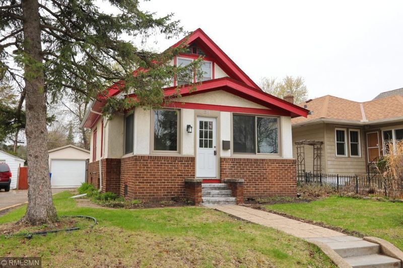 263 S Syndicate St, Saint Paul, MN 55105