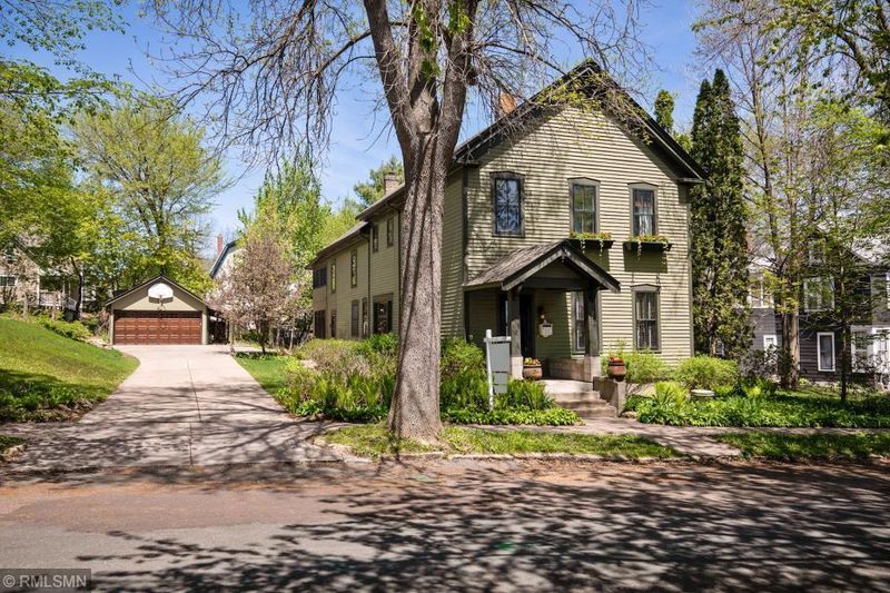 212 Cherry St W, Stillwater, MN 55082