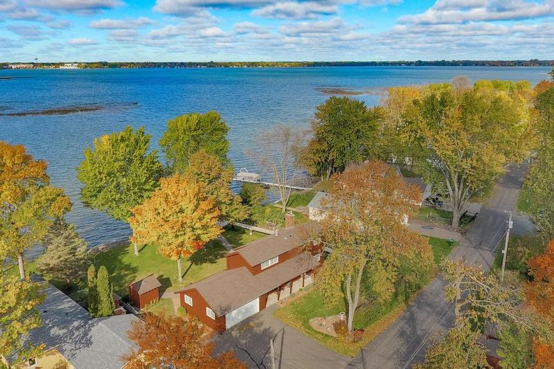7430 N Shore Cir N, Forest Lake, MN 55025